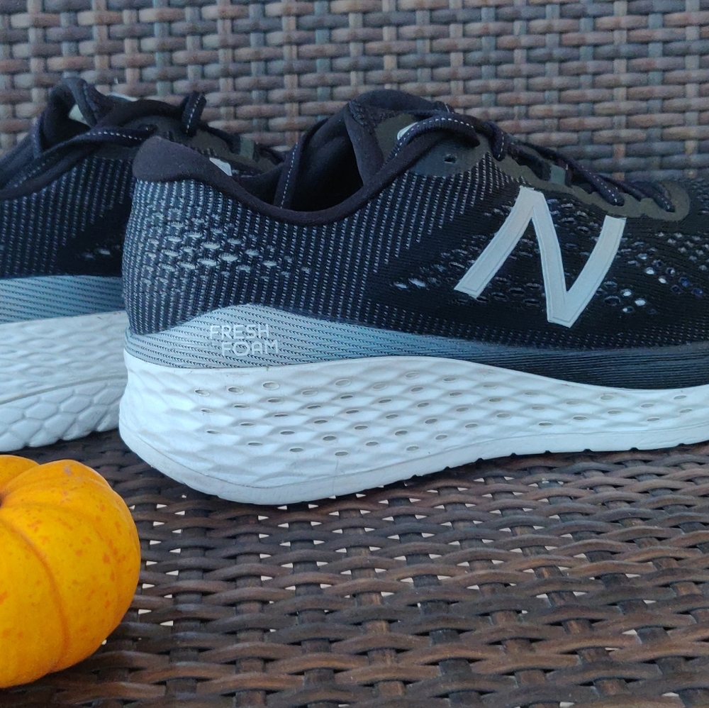 NEW BALANCE MENS Shoes 9.5 'Fresh Foam comfort'